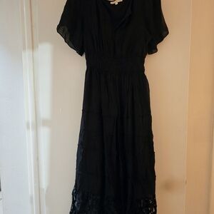 Elegant Black Midi Dress with Lace Detail